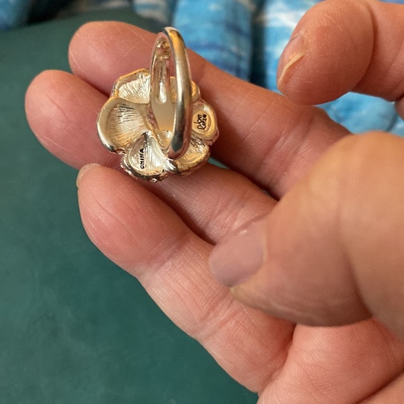 Joan Rivers created this ring many memories with this ring SIZE 6 - Picture 6 of 6